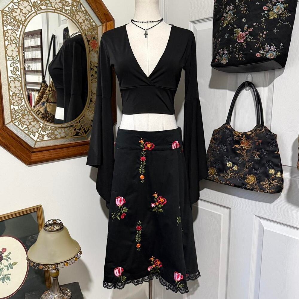 Lapis Black & Multicolor Floral Embroidered Lace Trim Lace Up Corset Midi Skirt - Picture 2 of 7